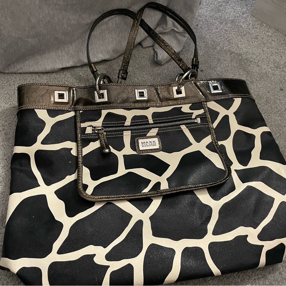 MAXX NYC giraffe print large bag